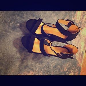 Black wedge shoes - 🎁3 for $30🎁